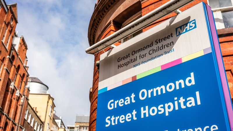 An urgent review has been launched into 721 cases of children seen by a former consultant orthopaedic surgeon at Great Ormond Street Hospital in London