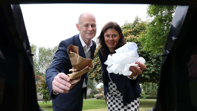 Repak CEO Zoe Kavanagh and Minister Ossian Smyth, Minister of State with responsibility for Public Procurement, eGovernment and Circular Economy