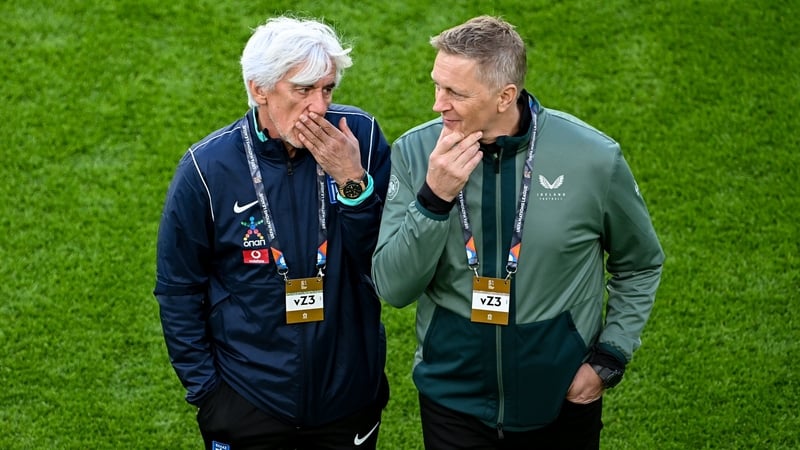 Heimir Hallgrimsson chats with Greece head coach Ivan Jovanović ahead of the game