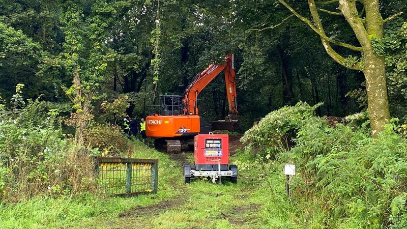 Gardaí i mbun cuardaigh ar chnámhiarsmaí Arlene Arkinson i gcoillearnach Bhaile Bó i gCo Dhún na nGall