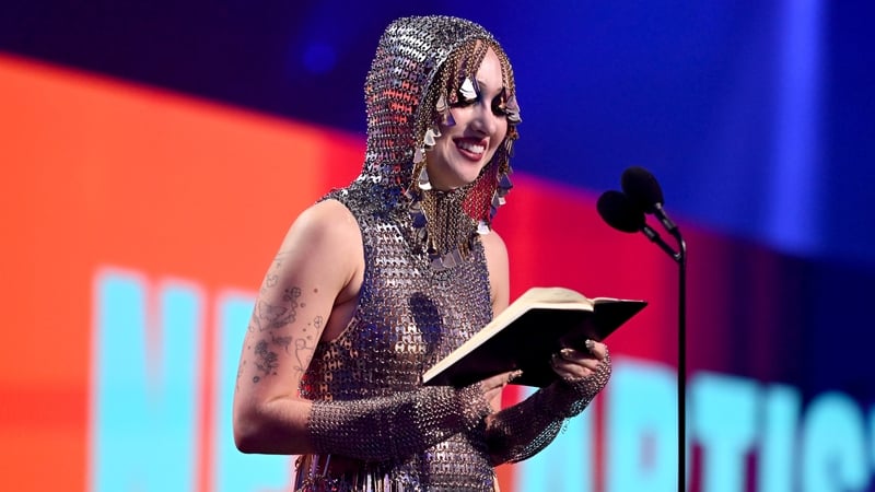 Chappell Roan accepted the best new artist gong at the VMAs