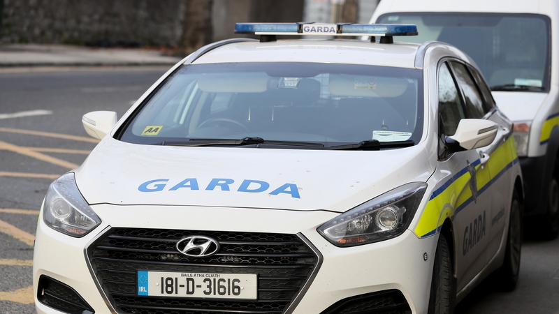 Fear á cheistiú ag na Gardaí i mBaile Átha Cliath