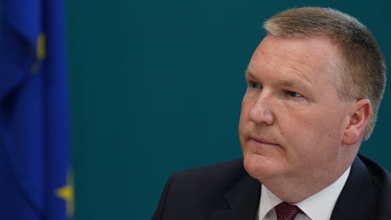 Beidh Michael McGrath freagrach as gnóthaí dlí agus cirt an Aontais Eorpaigh