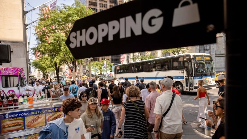 US retail sales increased 0.6% last month after an unrevised 0.9% drop in May, new figures show today