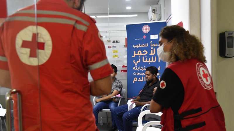 Daoine ag deonú fola i bpríomhchathair na Liobáine, Béiriút