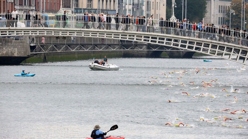 Up to 406 men and women entered the competition which sees swimmers race from Rory O'More Bridge to Custom House Quay(Pic: RollingNews.ie)