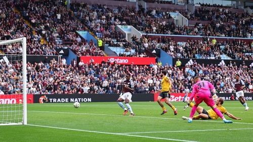 Jhon Duran makes it 3-1 to Aston Villa in their home win over Wolves