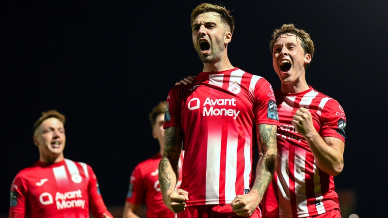 Sligo Rovers' Ellis Chapman, centre, celebrates what proved to be the decisive goal