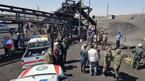 State TV broadcast footage of ambulances and helicopters arriving at Tabas to transport the injured to hospital (Credit: Iranian Red Crescent Society)