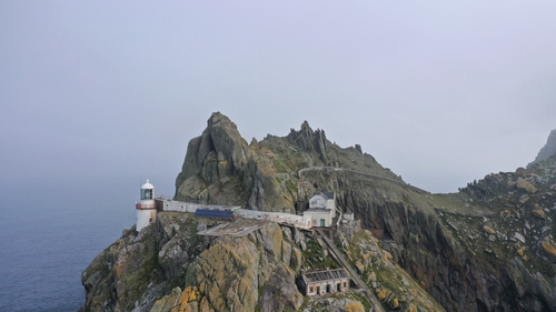 It is claimed the old lightkeepers' dwellings on An Tiaracht, an island part of na Blascaodaí, are showing significant signs of deterioration due to harsh elements and a lack of regular maintenance