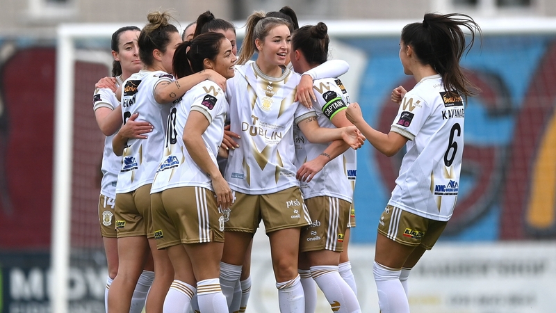 Shelbourne players celebrate Kate Mooney's goal at Eamonn Deacy Park