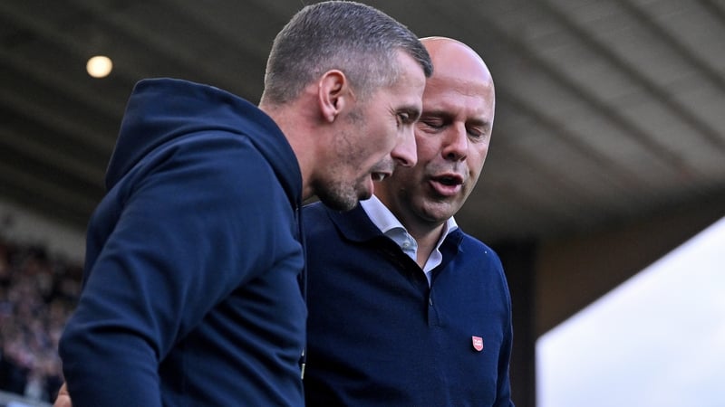 Arne Slot (R) with Gary O'Neil of Wolverhampton Wanderers before Saturday's win