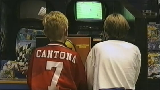 Children playing computer games in 1994.