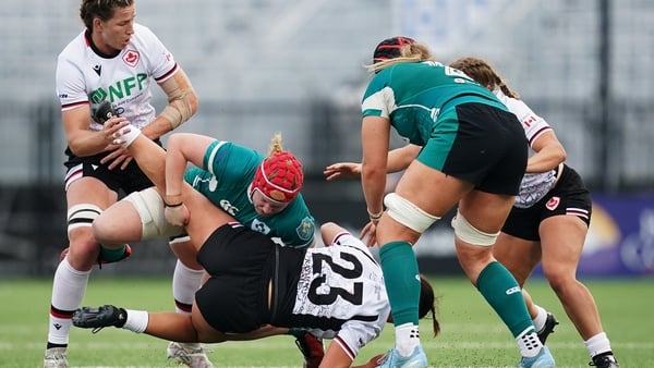 Aoife Wafer tackles Canada's Julia Schell