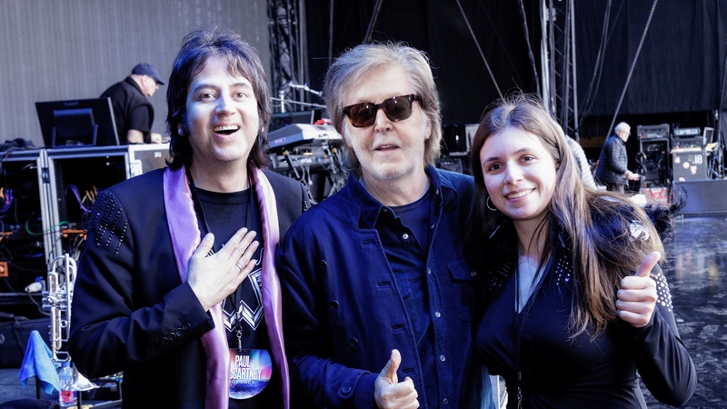 Paul McCartney with Chilean couple Yamil Alamo and Leonora Pereira dressed as 1970s versions of himself and his late wife Linda McCartney Photo: MPL Communications/MJ Kim/PA Wire