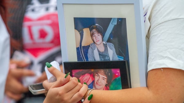 Fans mourn Liam Payne's death in Buenos Aires