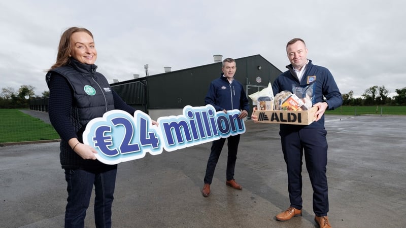 Fiona Twomey, Global Retail Specialist, Bord Bia; Cathal Garvey, CEO of Manor Farm and Peter Bough, Buying Director at ALDI Ireland