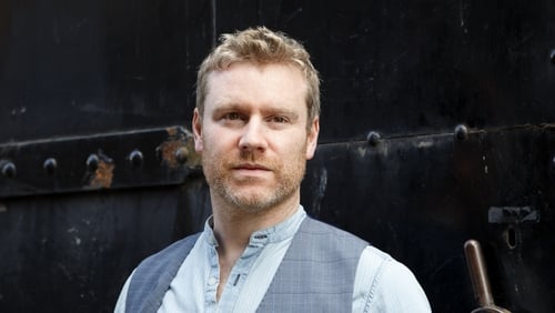 Fiach Moriarty: Melodic alternative folk with an emphasis on Irish history