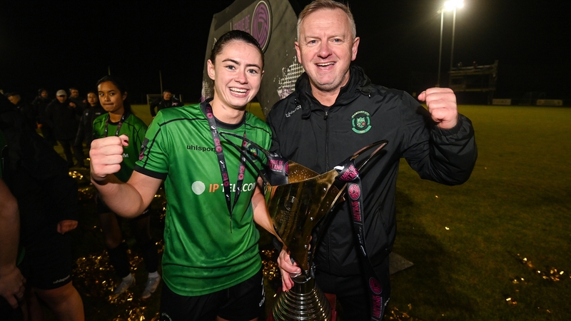 James O'Callaghan (R) with his daughter and Peamount player Lauryn O'Callaghan after winning the SSE Airtricity Women's Premier Division in 2023