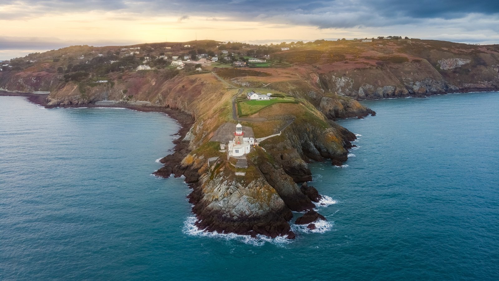 Fewer visitors into Ireland last year compared to 2024