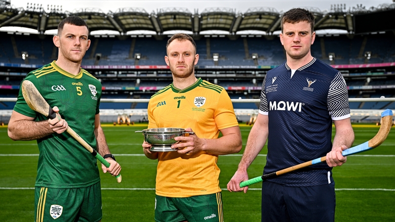 Enda Rowland (C), with Ireland's Eoin Cody (L) and Scotland's Craig Morrison (R)