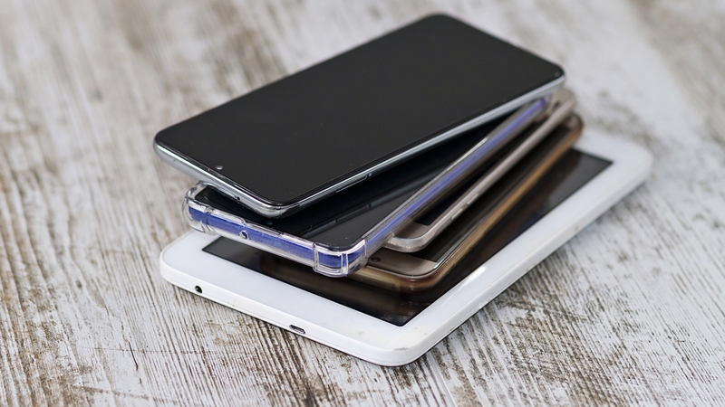 70% of people who had recently replaced their phone keep their old device at home, new CSO figures show