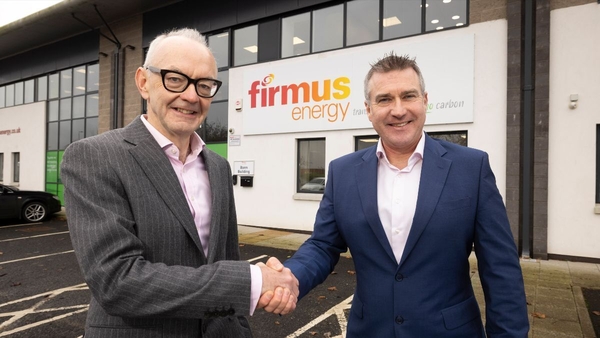 Cathal Fay, CEO of Yuno Group with Niall Martindale, CEO of firmus energy (Distribution) Ltd