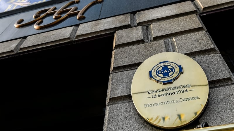 A plaque displayed at the entrance to Hayes' Hotel in Thurles marking the founding meeting of the GAA