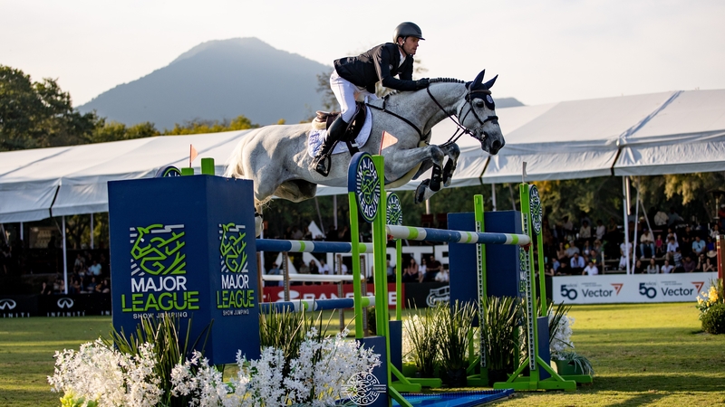 Darragh Kenny and VDL Cartello in action in Mexico
