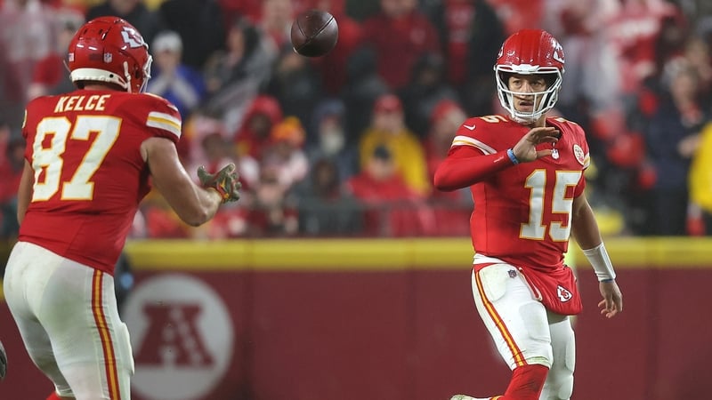 Patrick Mahomes delivers a shovel pass to Travis Kelce at Arrowhead Stadium