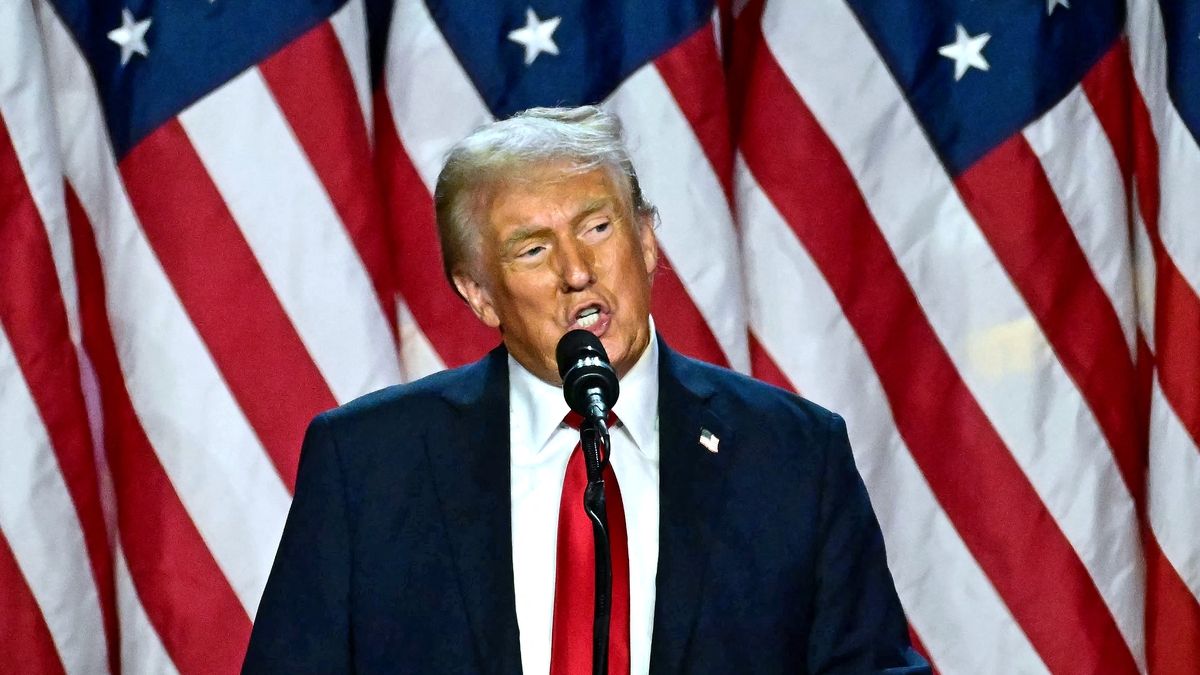 Máirín Ní Ghadhra, tuairisceoir, RTÉ Raidió na Gaeltachta. 