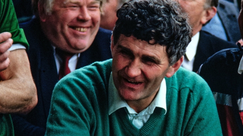 Mar cheannródaí fíoréifeachtach i gcúrsaí peile a bheidh cuimhne ar Mick O'Dwyer