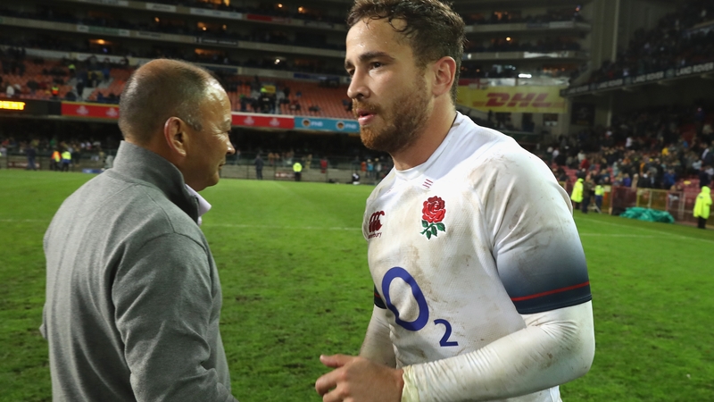 Eddie Jones and Danny Cipriani exchange a rather perfunctory handshake in 2018