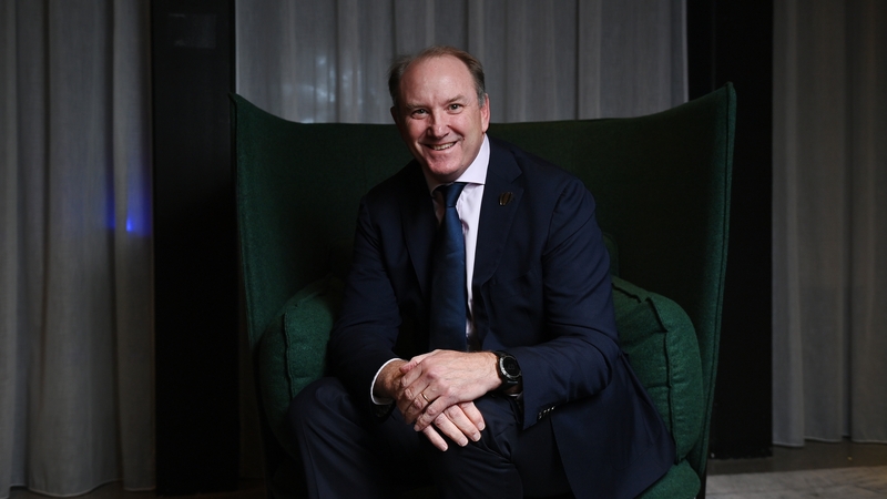 Robinson succeeds Bill Beaumont as chair of World Rugby