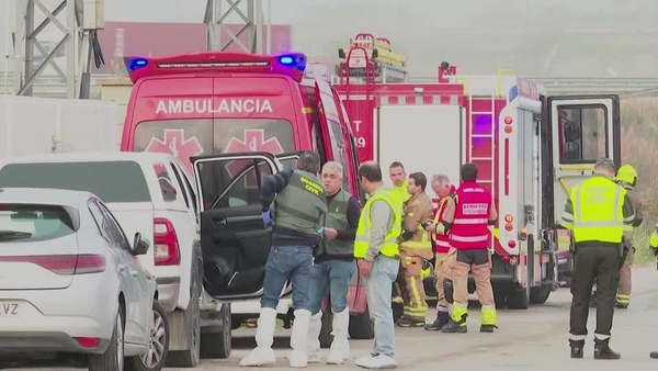 Emergency services at the scene of the fire