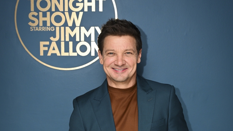 Jeremy Renner: "I remember my head cracking on the thing and it just pressing on me"
