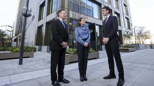 Minister for Finance Jack Chambers (right) joined Rachael Ingle, CEO of Aon Ireland and Greg Case, global CEO of Aon, at the opening of the company's new Dublin offices today