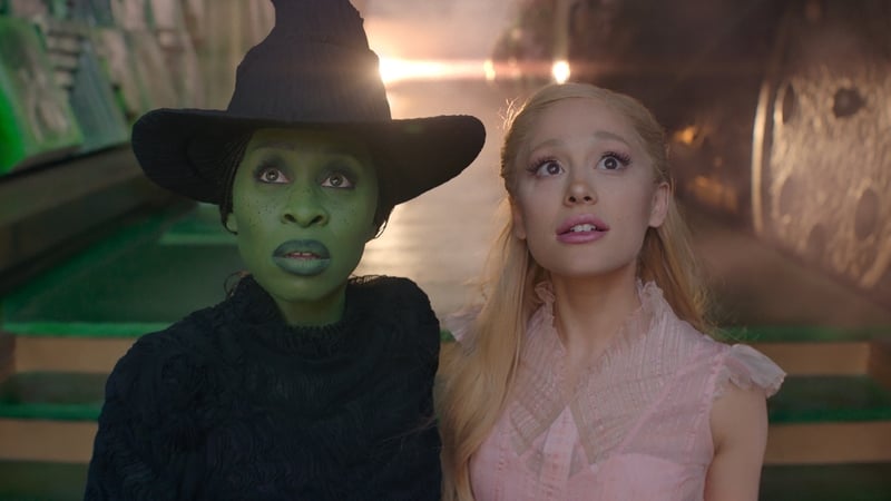 Cynthia Erivo (L) and Arianda Grande R) in Wicked