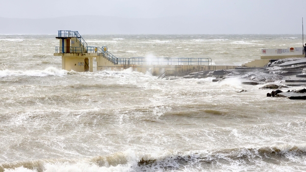 As it happened: Status Red wind warnings in place