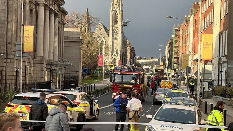 Gortaíodh triúr páistí agus bean san eachtra sáite taobh amuigh de Ghaelscoil Choláiste Mhuire i Samhain 2023.