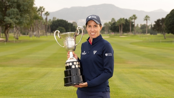 Carlota Ciganda with her trophy