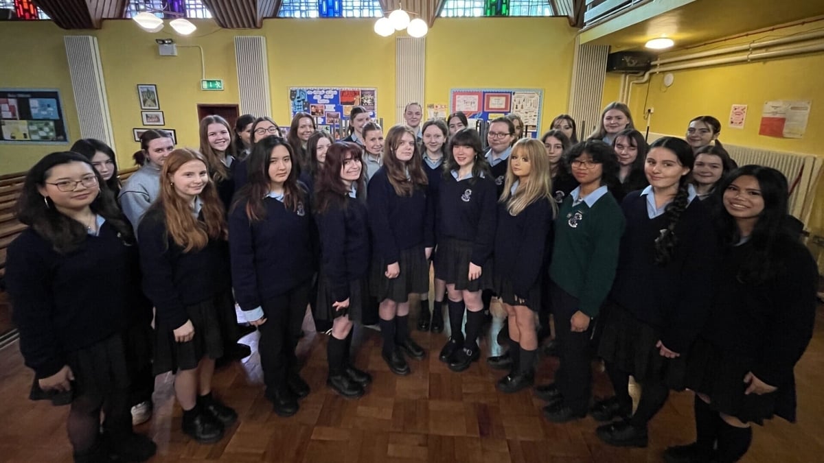St. Louis High School Senior Choir, Rathmines | The First Nowlle