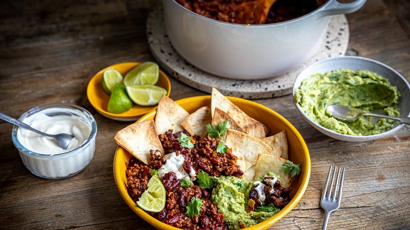 Donal's speedy chilli with homemade airfryer tortilla chips & blitzed guac