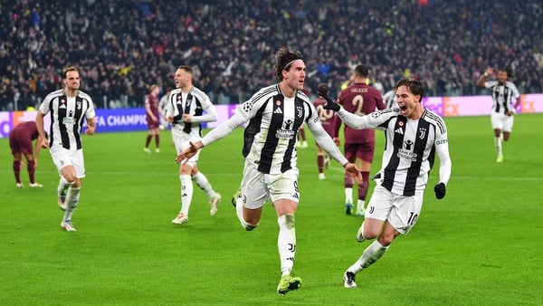Dusan Vlahovic celebrates the opening goal as Juventus beat Manchester City