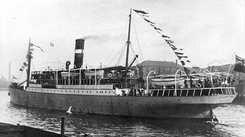 Photo postcard by Gibson featuring the steamer Stephen Furness (1910-1917).