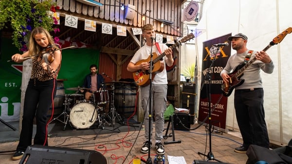 Andrew Whelton and band