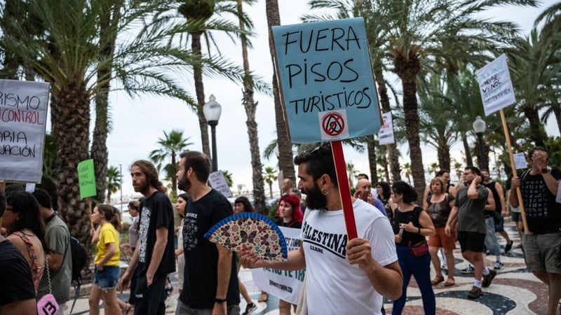Thousands demonstrated across Spain this year to demand the right to decent housing and fair rent prices (file photo)