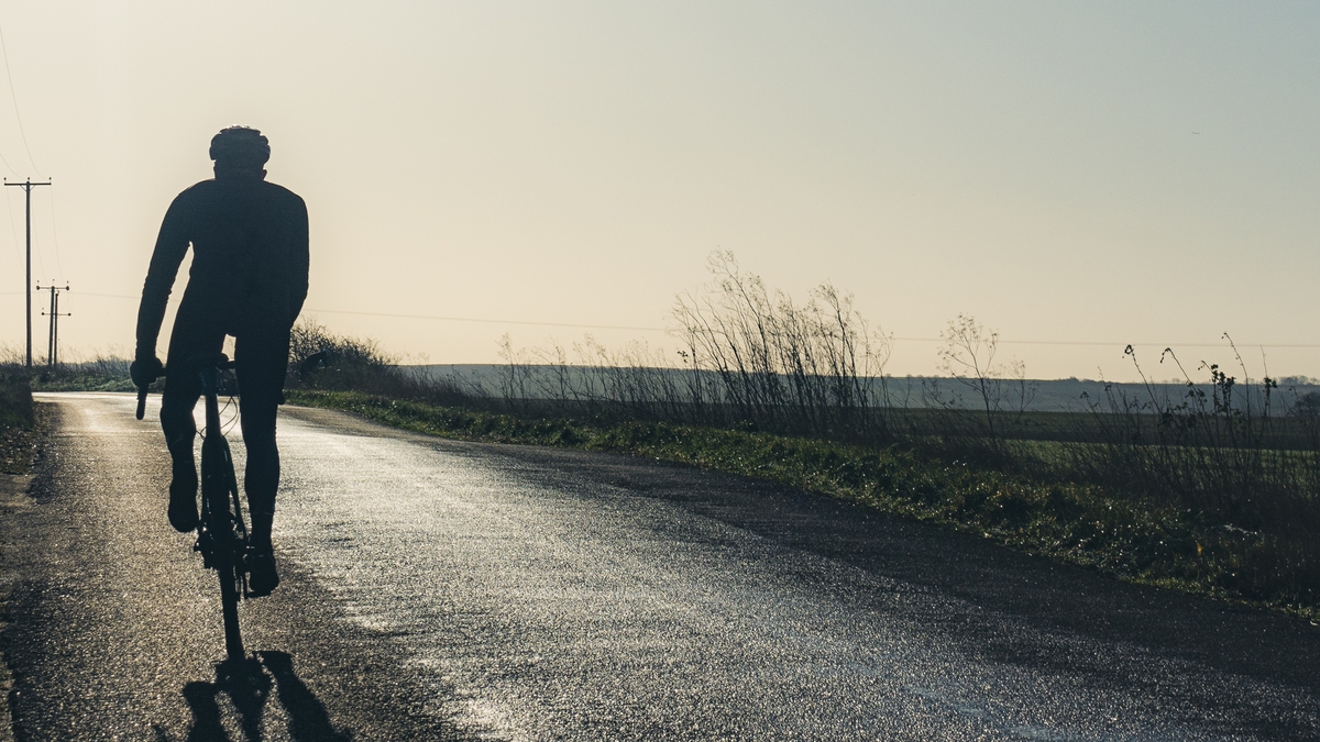 Should high vis & helmets be mandatory for cyclists? 