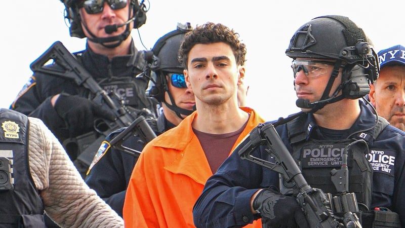 US television networks broadcast Luigi Mangione's dramatic extradition from Pennsylvania