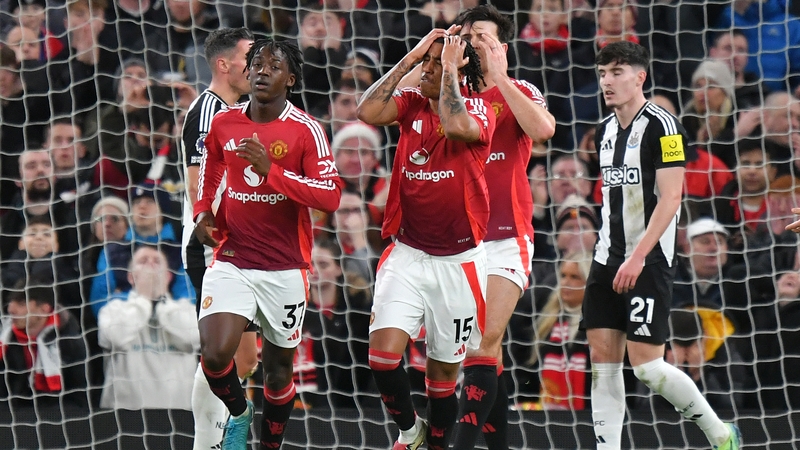 Dejected Manchester United players during the defeat to Newcastle United at Old Trafford